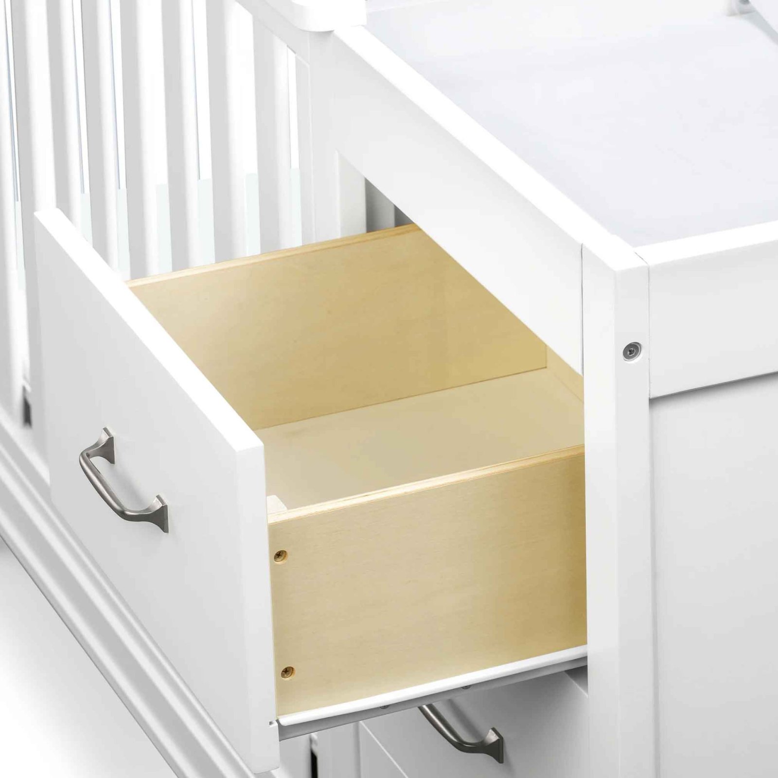 Charlie 4- In -1 Convertible Mini Crib N Changer White